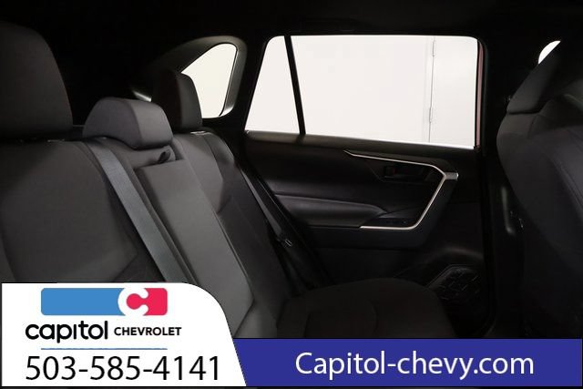 Used 2021 Toyota RAV4 SE w/ Weather & Moonroof Package AWD/4WD image 32
