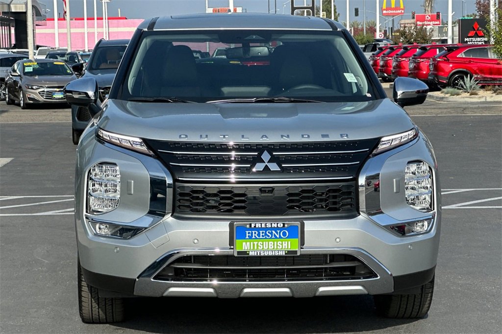 New 2025 Mitsubishi Outlander SE image 10