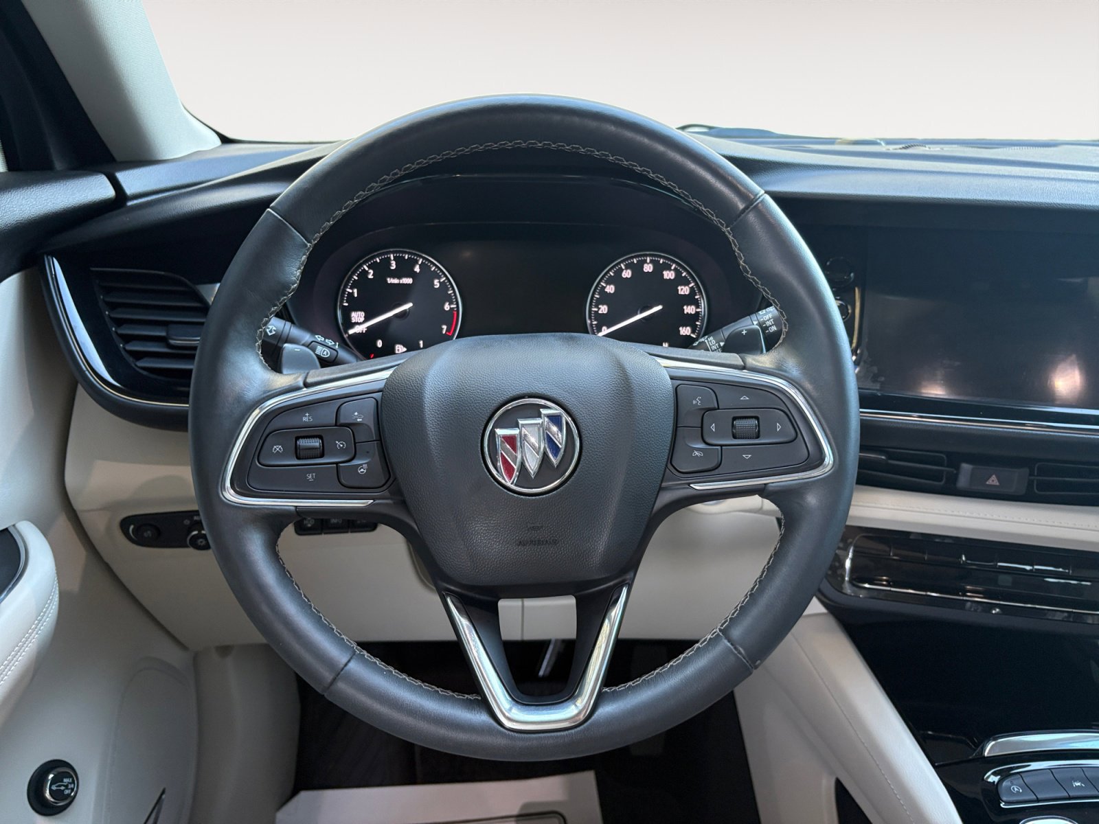 Used 2023 Buick Envision Avenir image 15