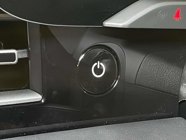 Certified 2025 Porsche Taycan AWD/4WD image 43