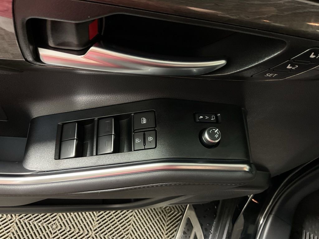 New 2026 Toyota Highlander Platinum image 19