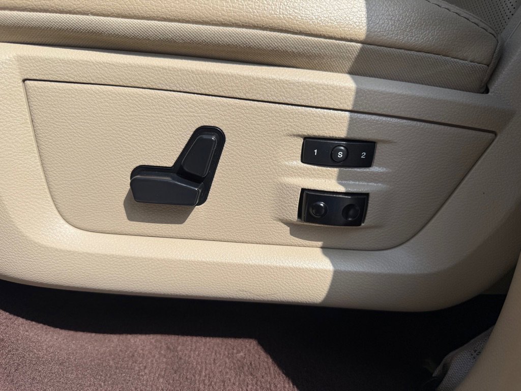 Used 2016 RAM 2500 Laramie AWD/4WD image 25