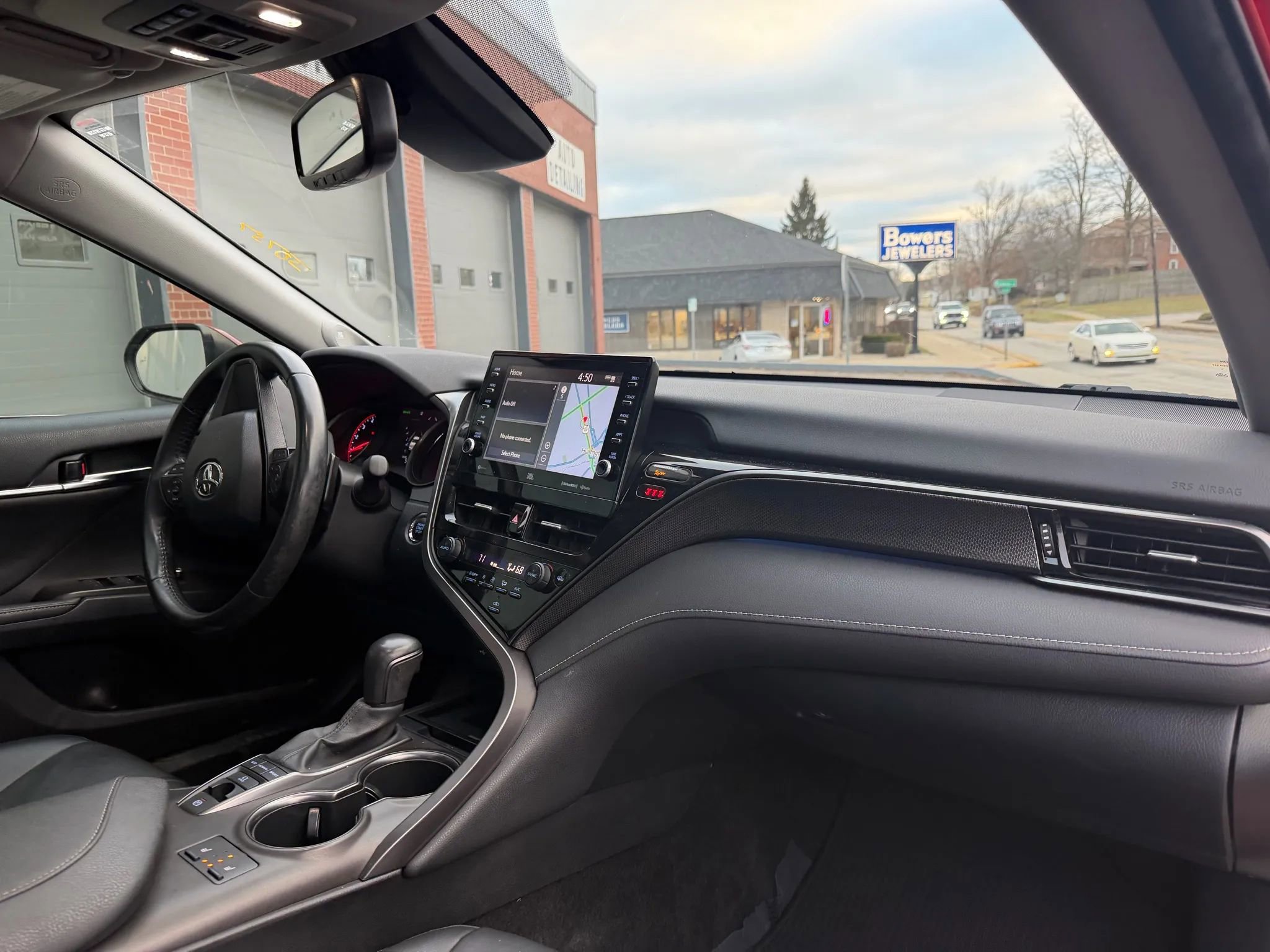 Used 2021 Toyota Camry XSE image 10