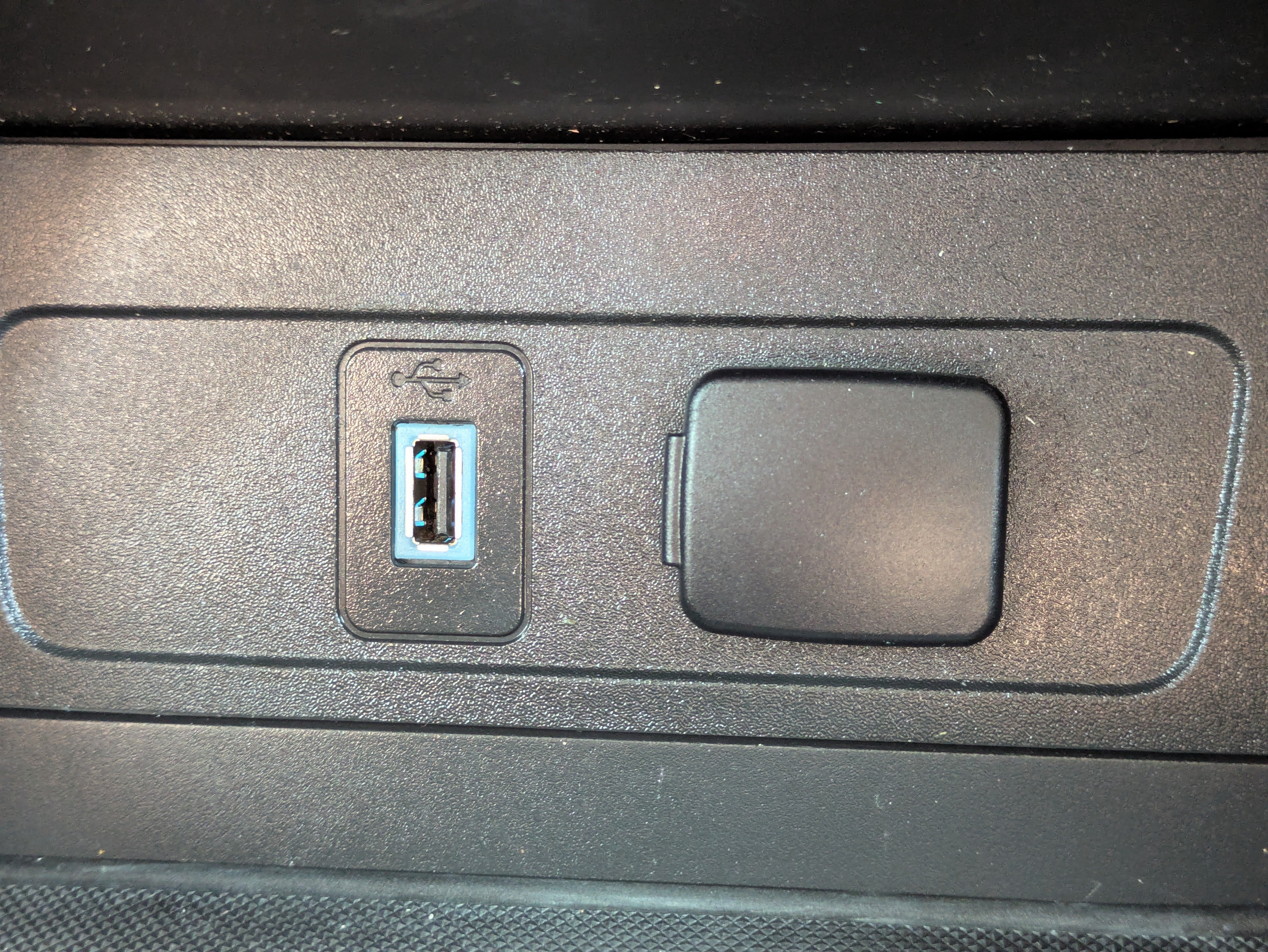 Used 2019 Ford Escape SE FWD image 25