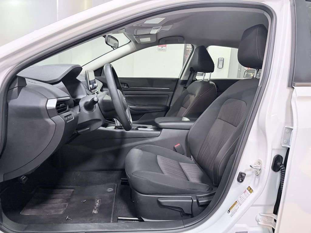 Used 2025 Nissan Altima 2.5 S FWD image 15