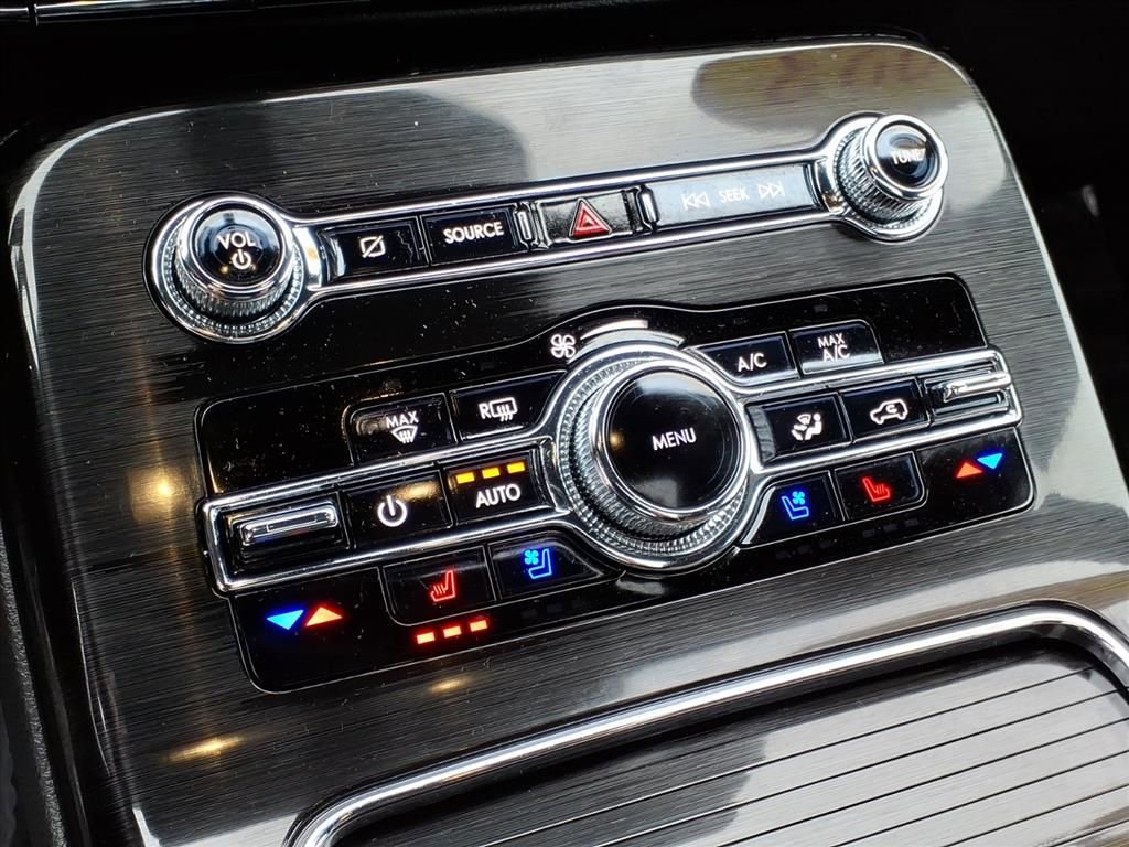 Used 2023 Lincoln Nautilus Reserve w/ Luxury Package AWD/4WD image 25