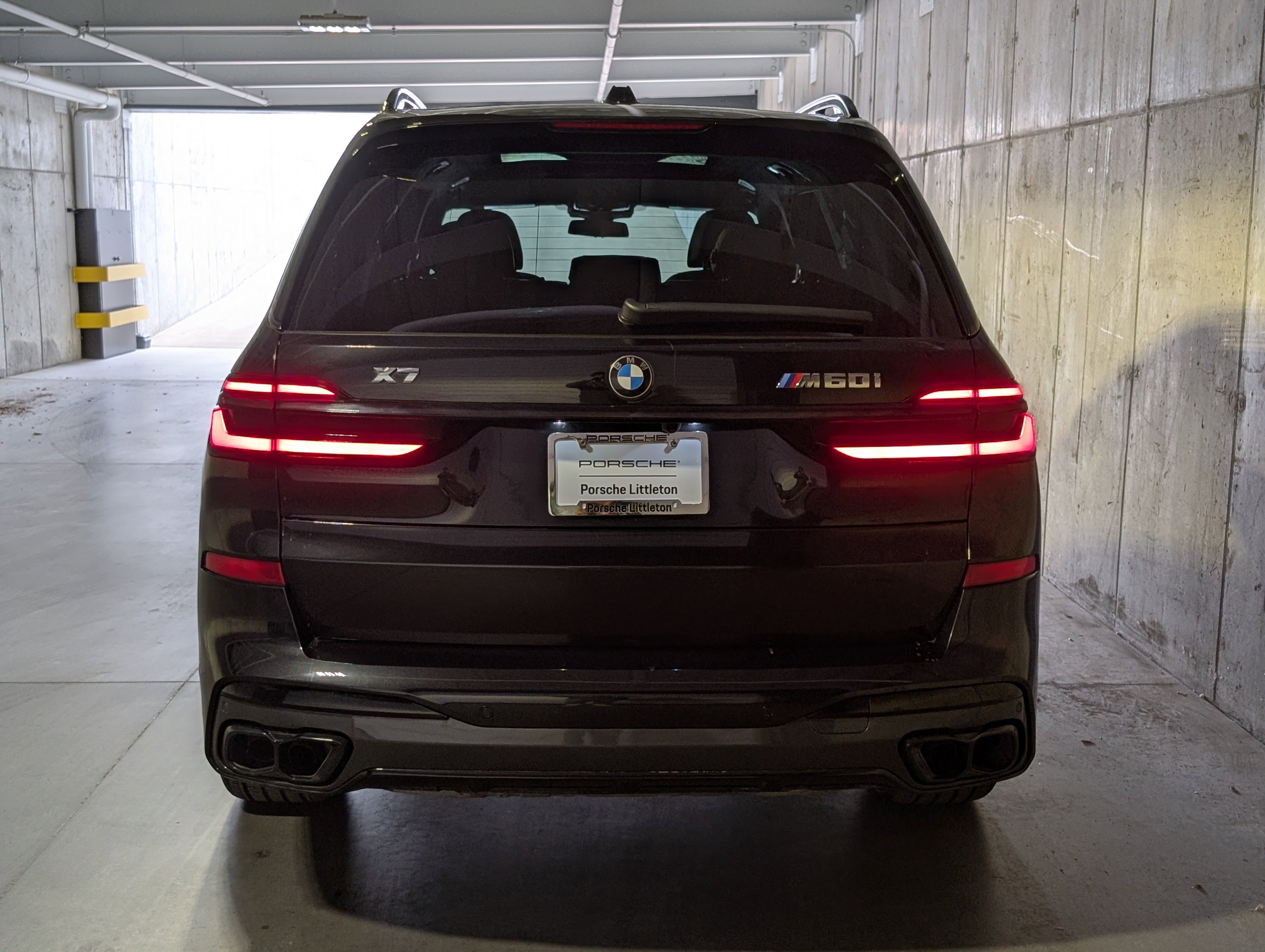 Used 2024 BMW X7 M60i w/ Executive Package image 8