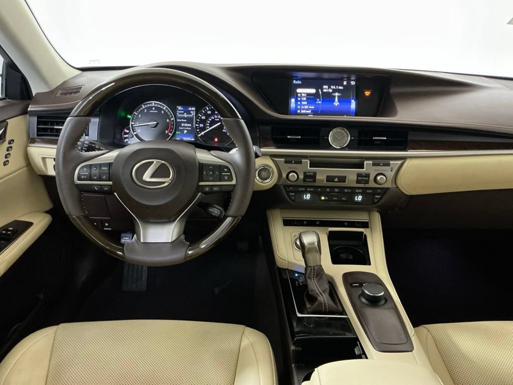 Used 2016 Lexus ES 350 w/ Premium Package w/Wood Trim FWD image 8