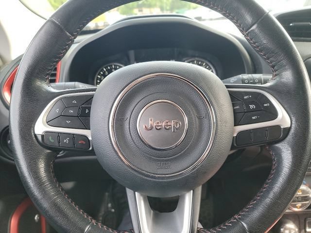 Used 2016 Jeep Renegade Trailhawk w/ Premium Trailhawk Package AWD/4WD image 15