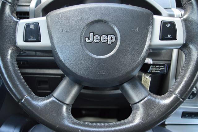 Used 2009 Jeep Liberty Limited w/ Premium Group AWD/4WD image 18