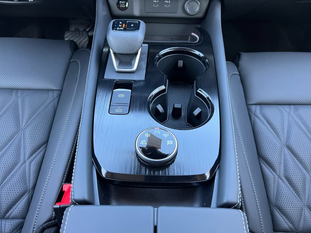 New 2026 Nissan Rogue Platinum w/ Platinum Premium Package AWD/4WD image 9