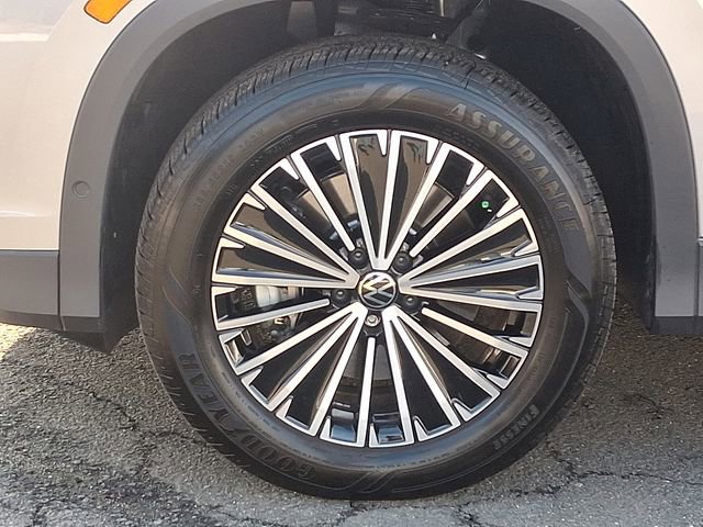 Certified 2025 Volkswagen Tiguan S w/ 18" Wheel Package AWD/4WD image 27