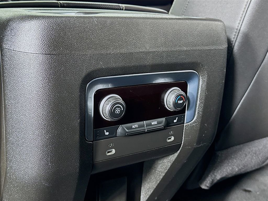 Used 2021 Chevrolet Suburban Premier w/ Premium Package AWD/4WD image 21