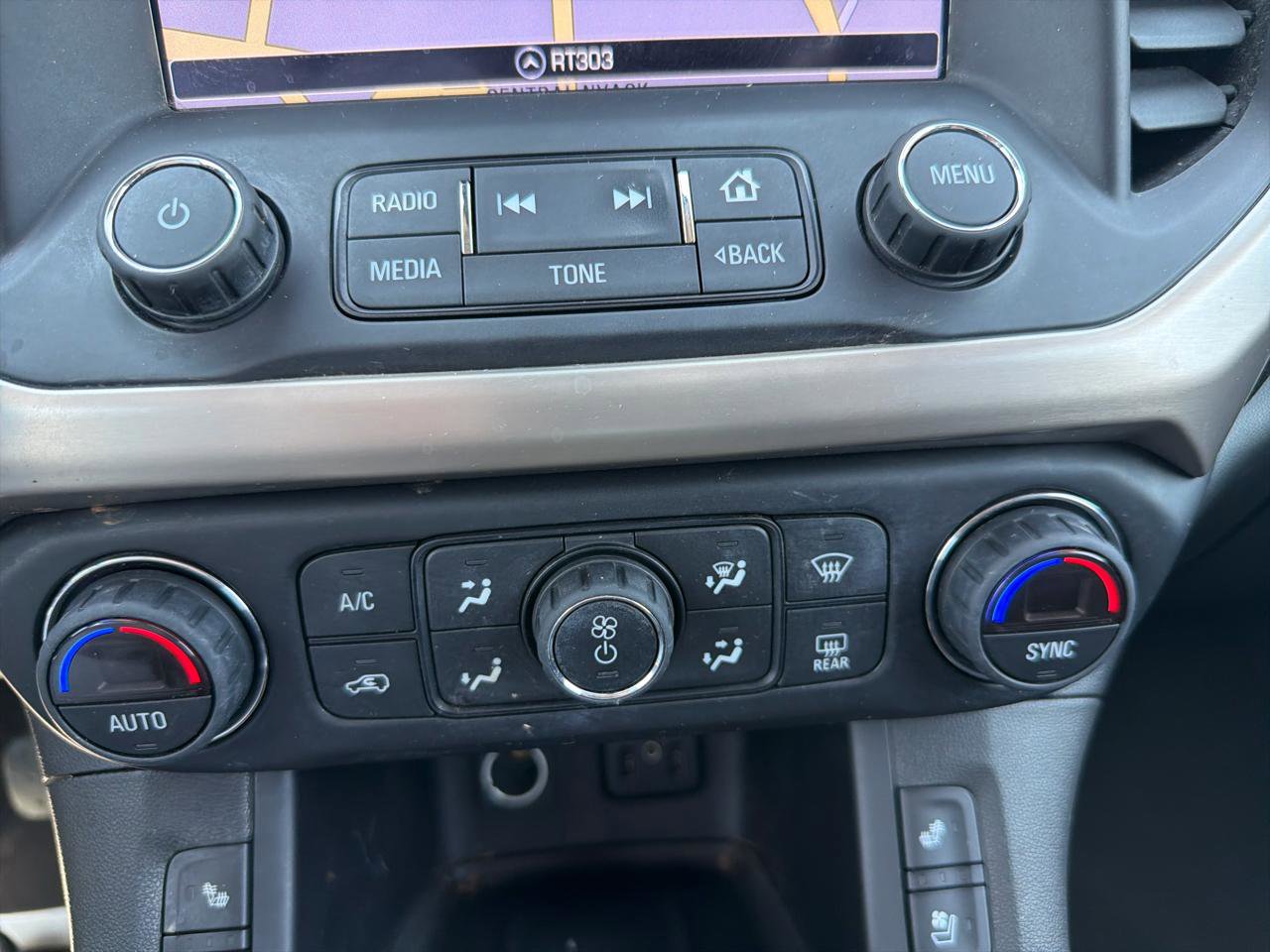 Used 2017 GMC Acadia Denali w/ Technology Package AWD/4WD image 28