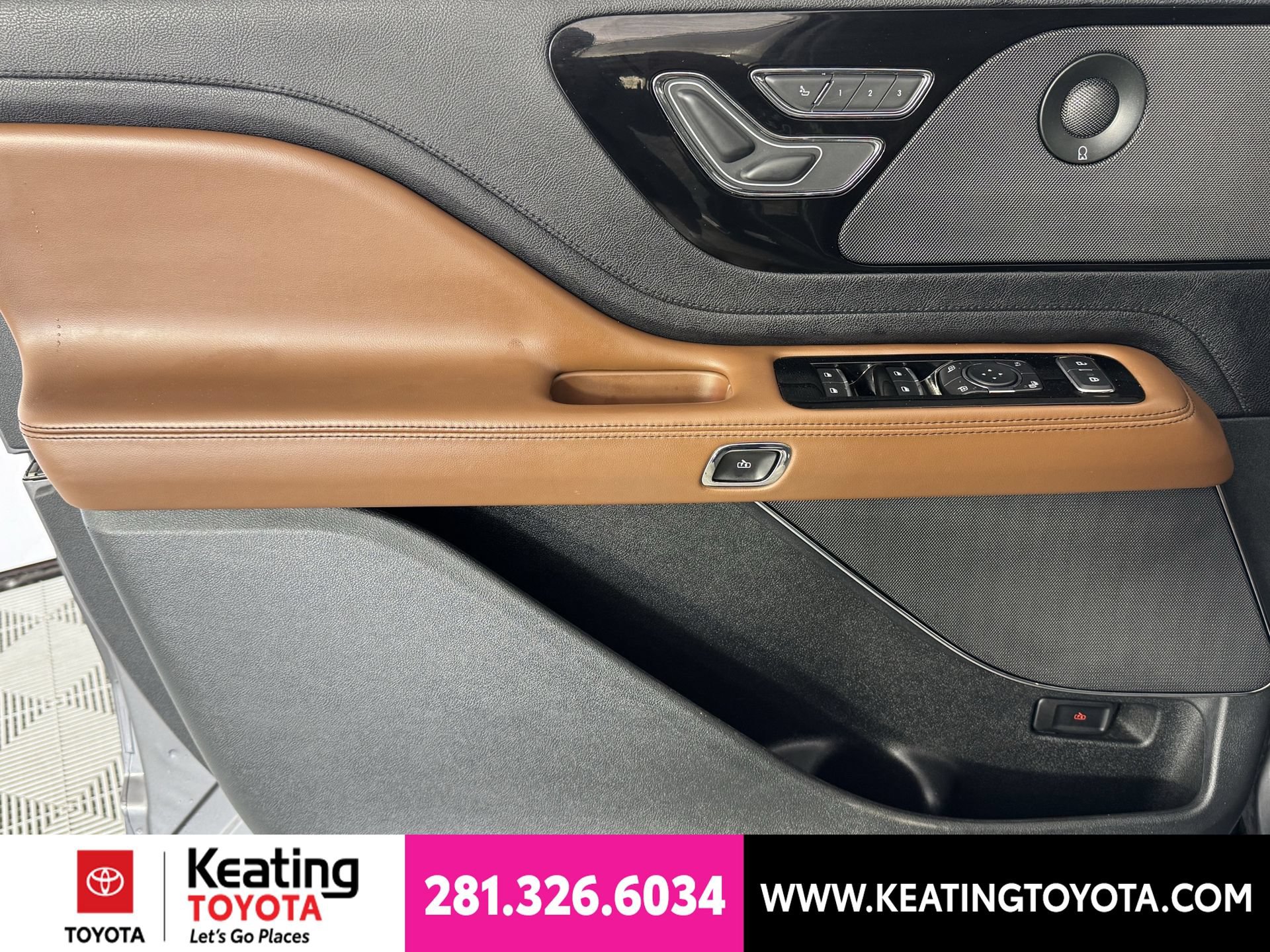 Used 2022 Lincoln Aviator Reserve w/ Elements Package Plus RWD image 11