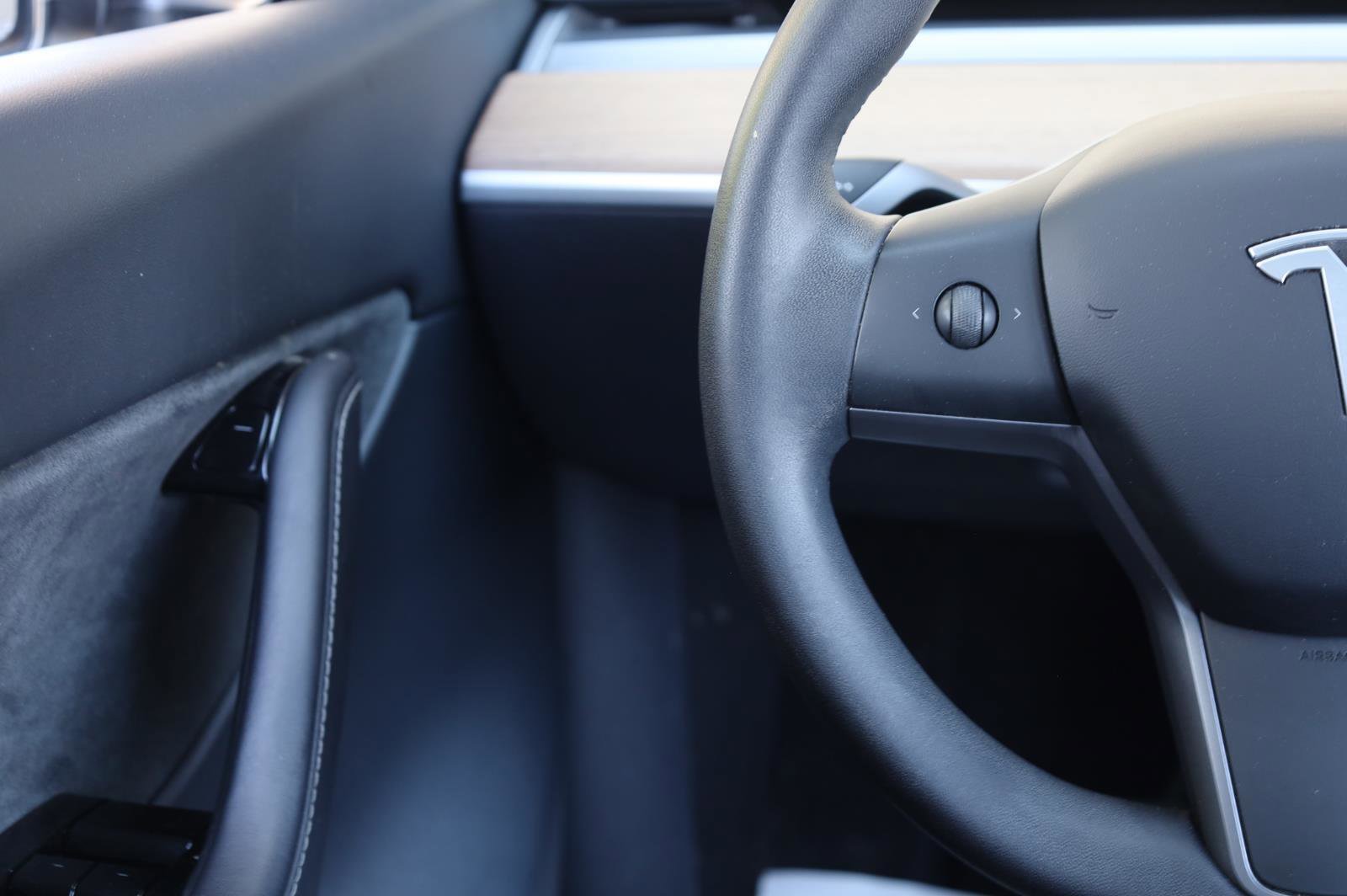 Used 2020 Tesla Model Y Long Range AWD/4WD image 34