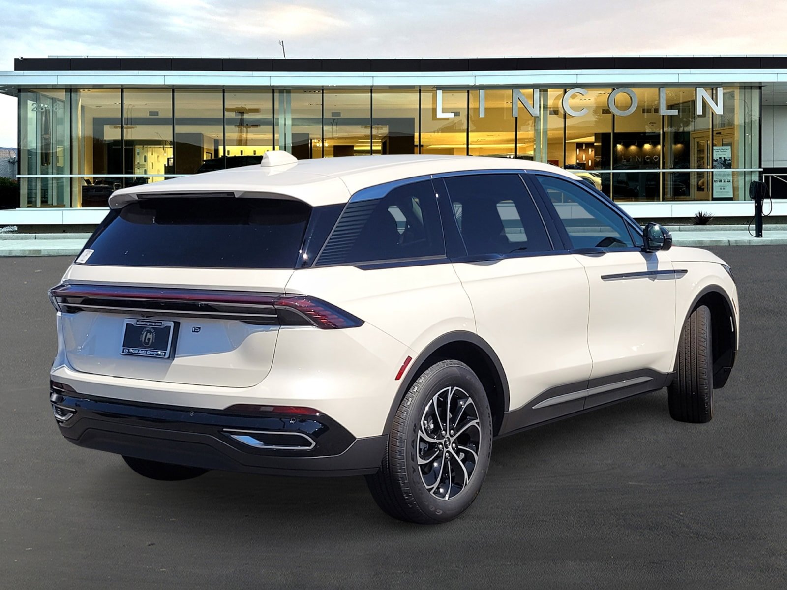 New 2025 Lincoln Nautilus Premier image 4