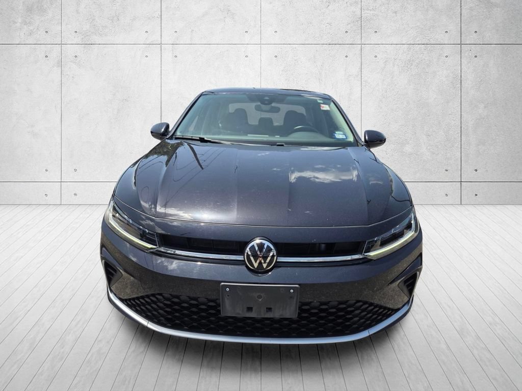 Used 2025 Volkswagen Jetta SE FWD image 7