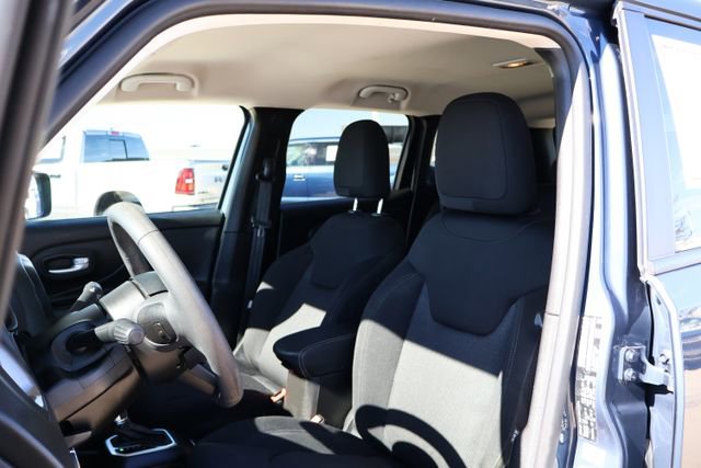 Used 2023 Jeep Renegade Latitude image 9