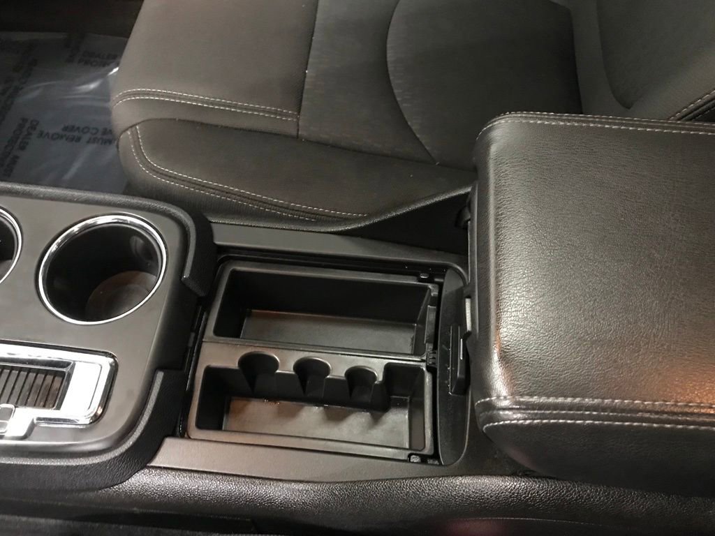 Used 2015 GMC Acadia SLE image 23