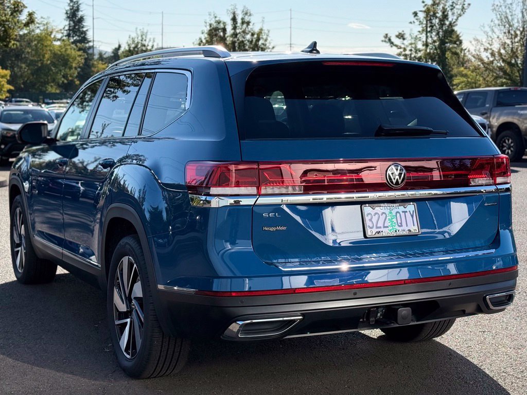 Used 2025 Volkswagen Atlas SEL AWD/4WD image 3
