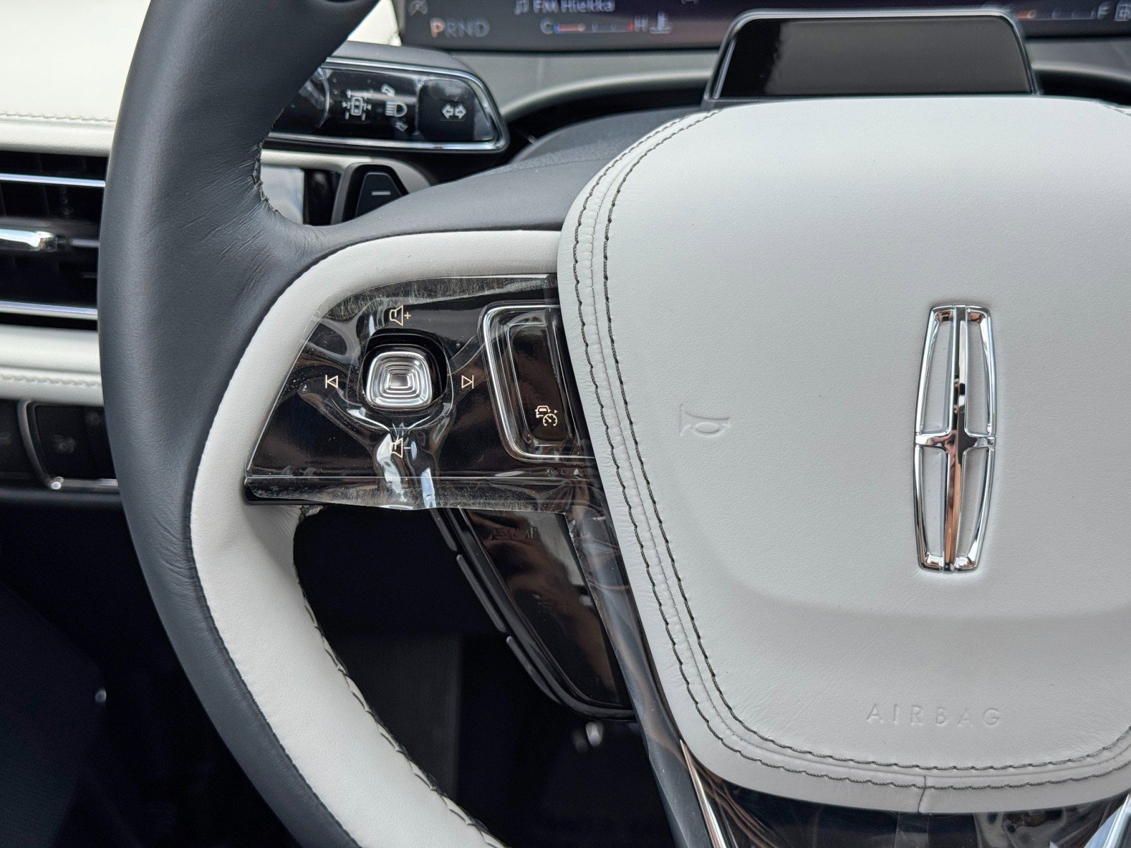 Used 2026 Lincoln Aviator AWD image 23