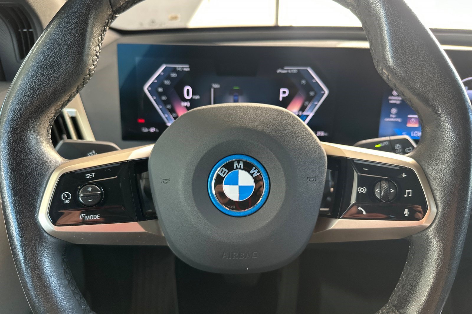 Certified 2024 BMW iX xDrive50 w/ Sport Package AWD/4WD image 31