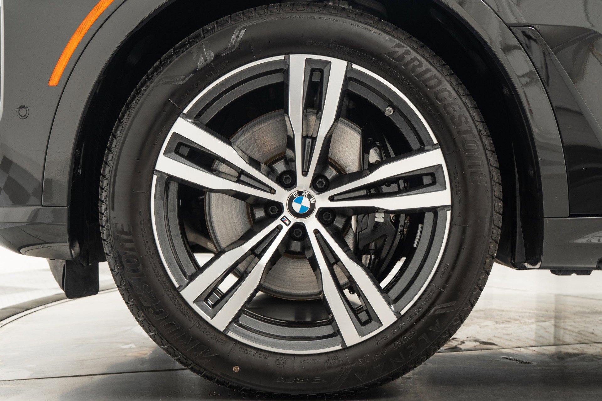 Used 2025 BMW X7 M60i image 10