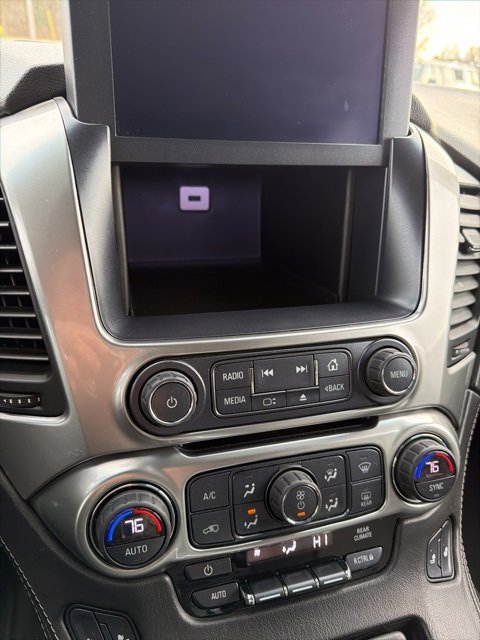 Used 2018 Chevrolet Suburban LT w/ Luxury Package image 31