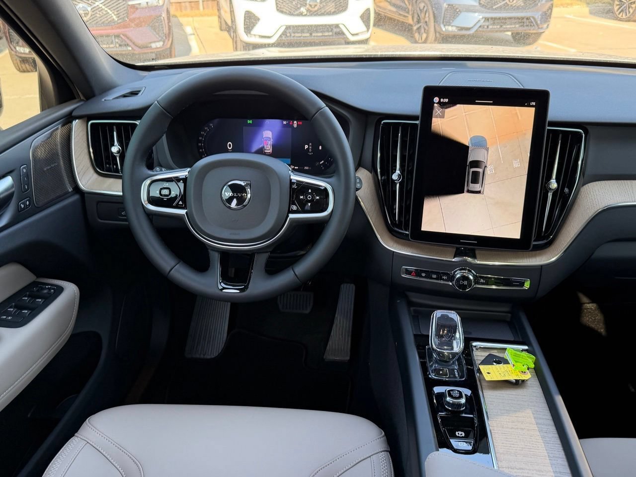 New 2027 Volvo XC60 B5 Plus AWD/4WD image 8
