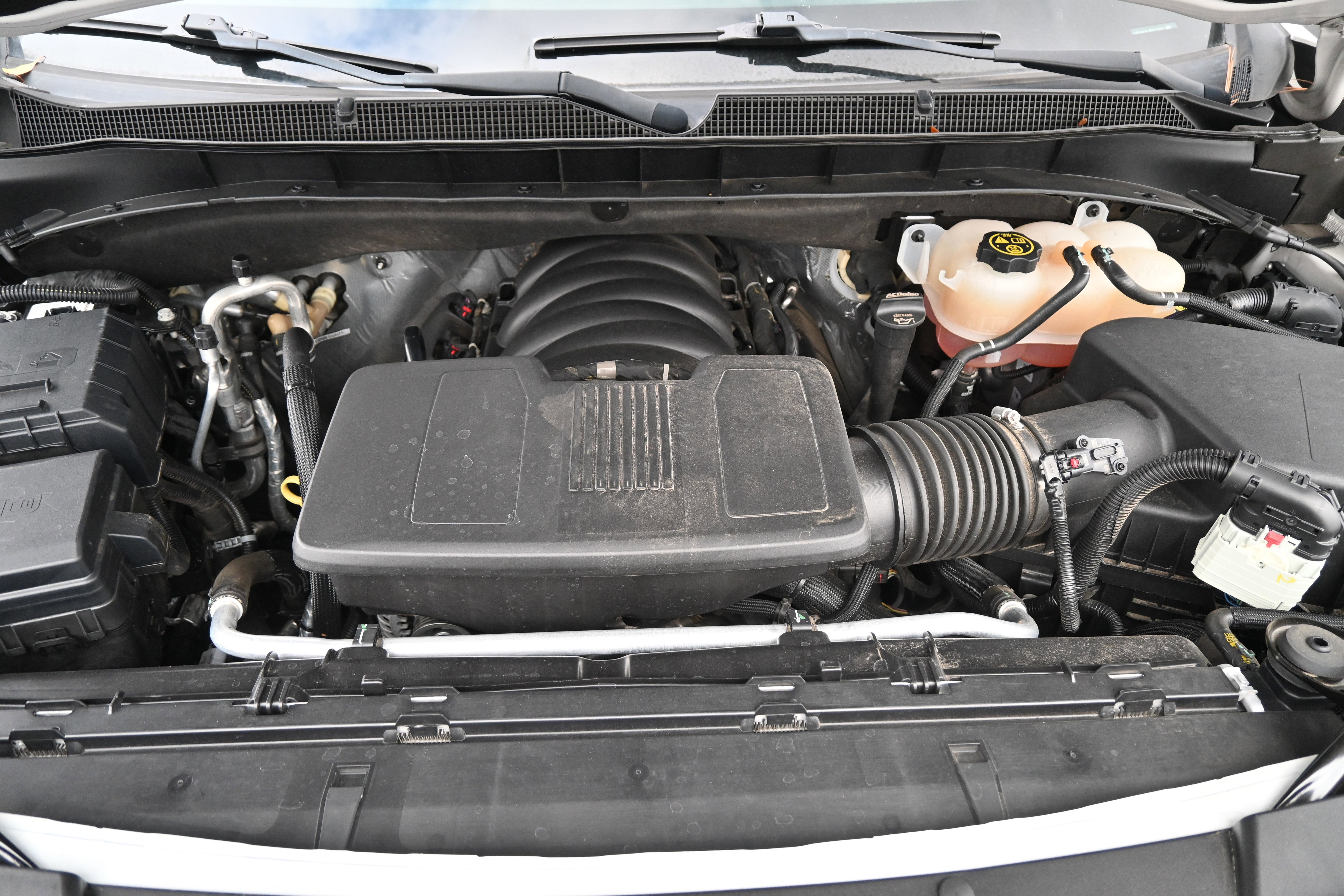 Used 2023 Chevrolet Suburban High Country image 36