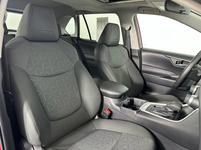 Used 2022 Toyota RAV4 XLE w/ Convenience Package AWD/4WD image 28