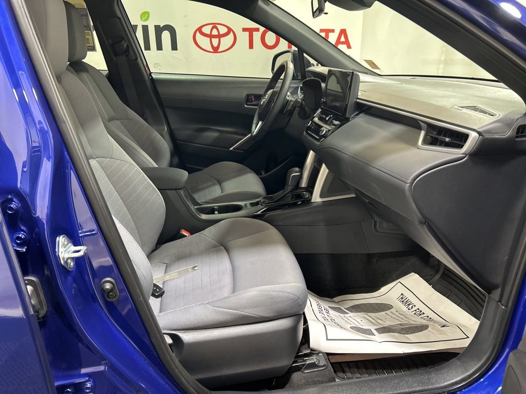 Used 2025 Toyota Corolla Cross AWD Hybrid image 13