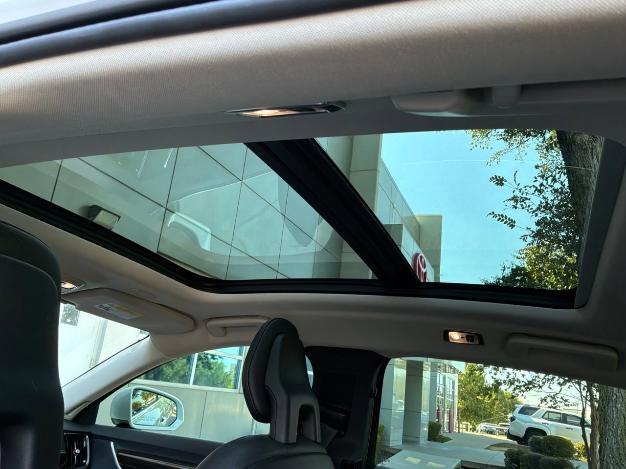 Used 2019 Volvo S90 T6 Momentum AWD/4WD image 23