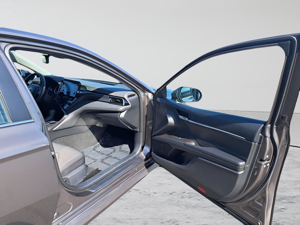 Used 2022 Toyota Camry LE w/ Convenience Package FWD image 15