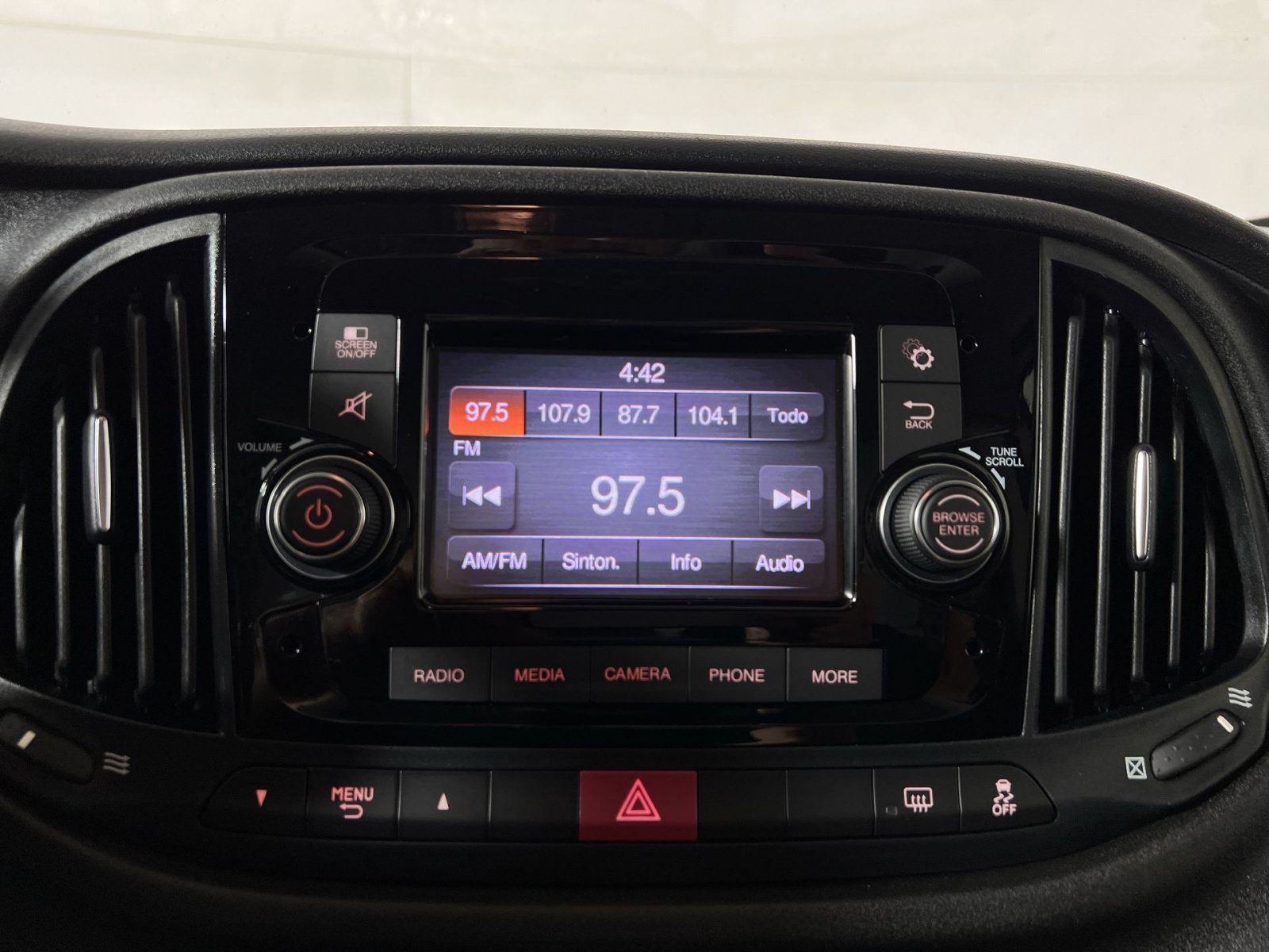 Used 2021 RAM ProMaster City Tradesman SLT FWD image 18