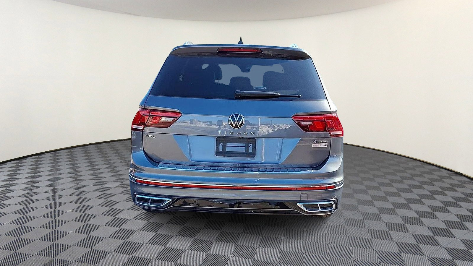 Used 2024 Volkswagen Tiguan SEL R-Line image 7