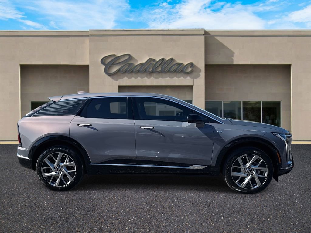 New 2026 Cadillac Optiq Luxury 2 image 2