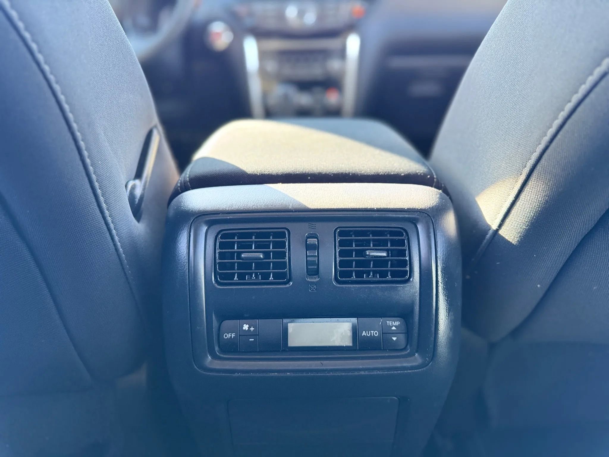 Used 2017 Nissan Pathfinder SV image 39