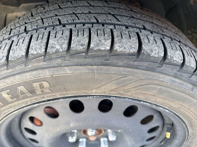 Used 2013 Chrysler 200 Limited w/ Sun & Sound Pkg image 8