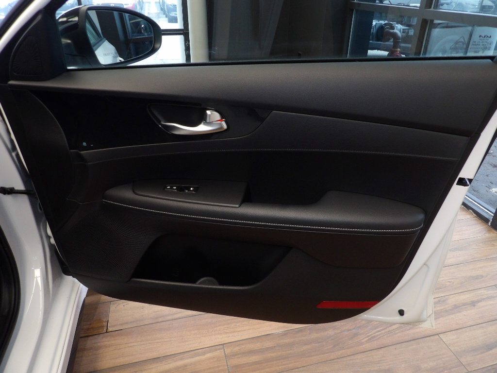 Used 2023 Kia Forte GT-Line image 12