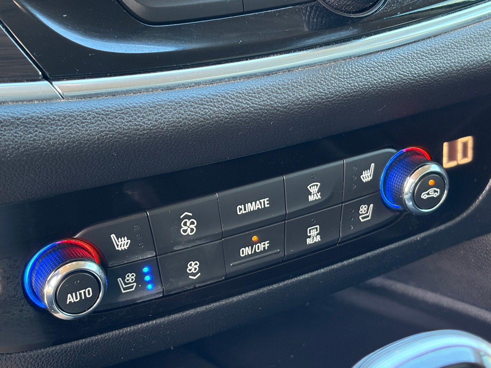 Used 2020 Buick Enclave Premium w/ Surround and Sites Package FWD image 26