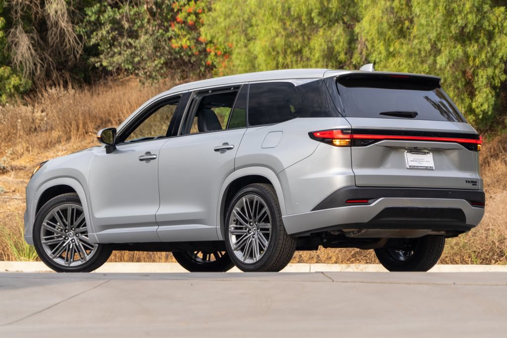 New 2026 Lexus TX 350 AWD image 2
