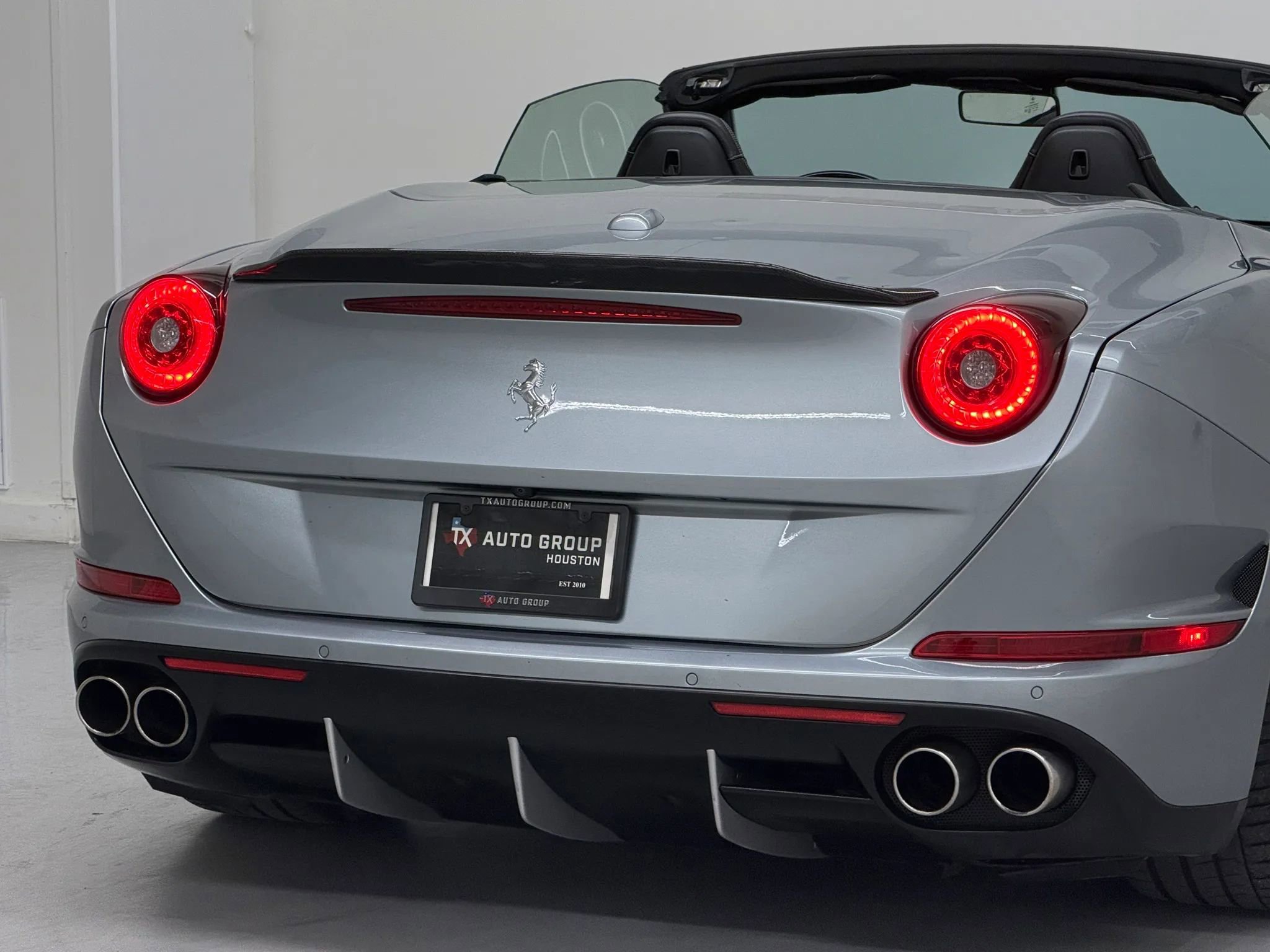 Used 2015 Ferrari California T RWD image 51