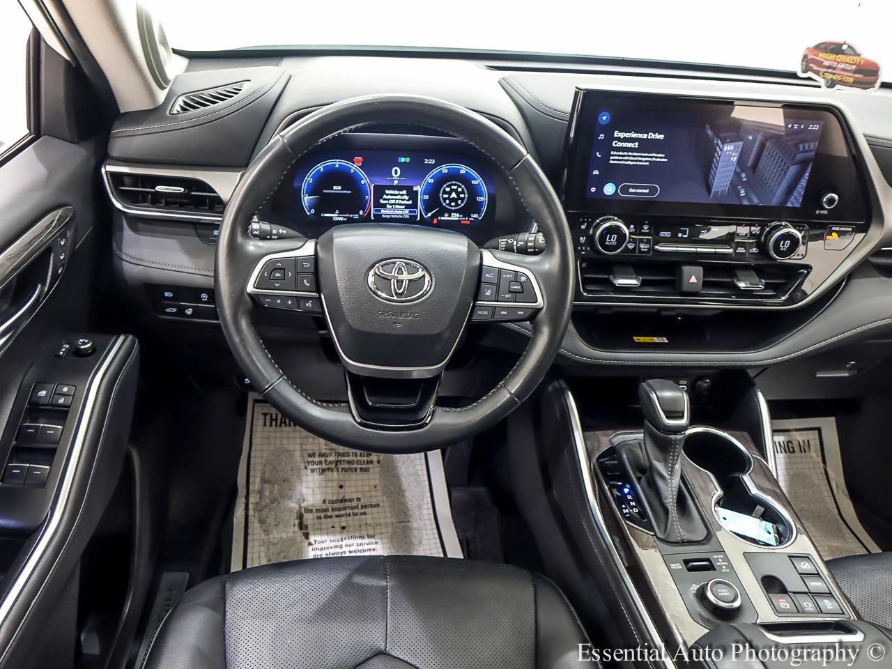 Used 2024 Toyota Highlander Limited AWD/4WD image 19