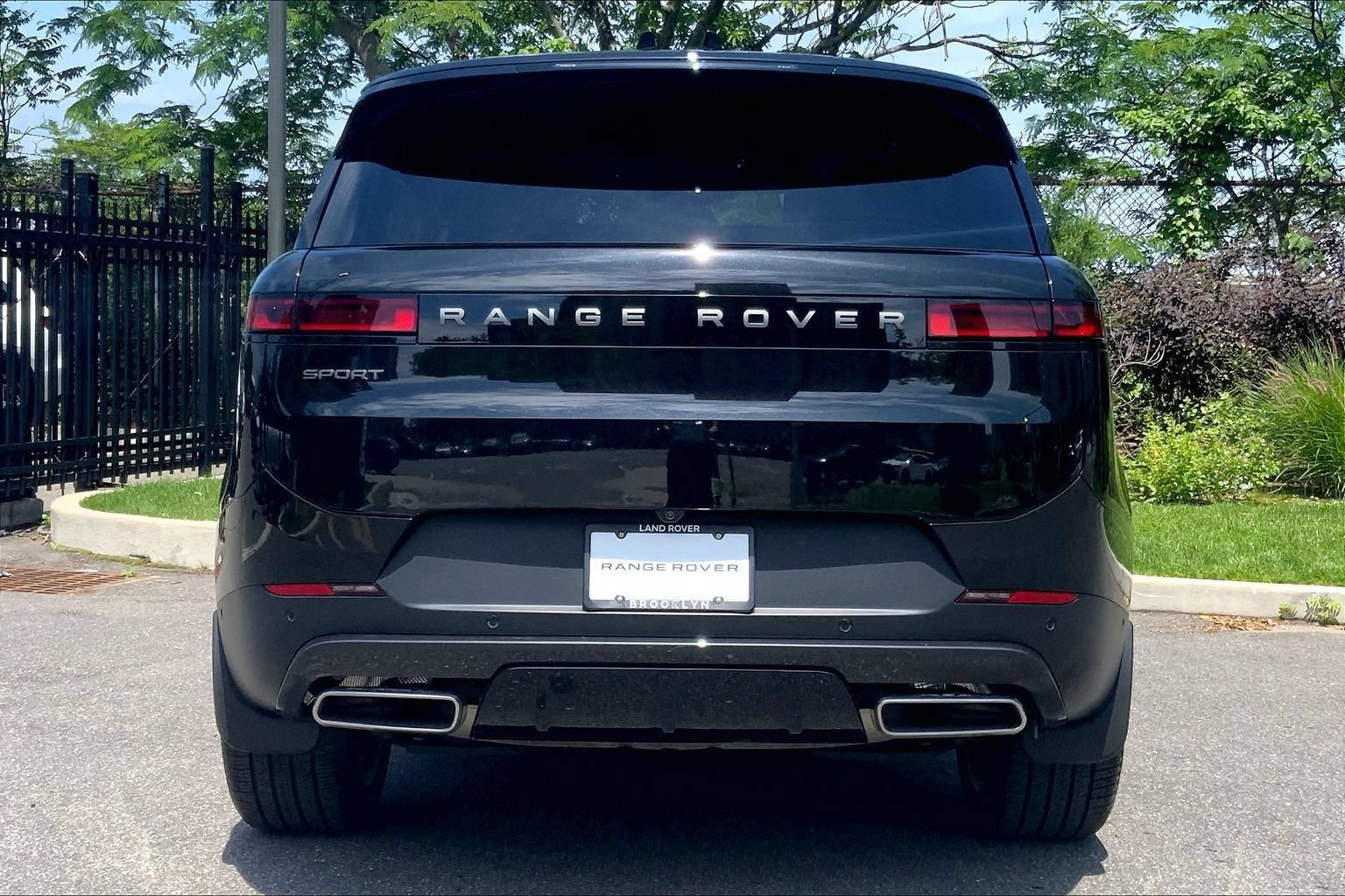 Certified 2026 Land Rover Range Rover Sport SE AWD/4WD image 4