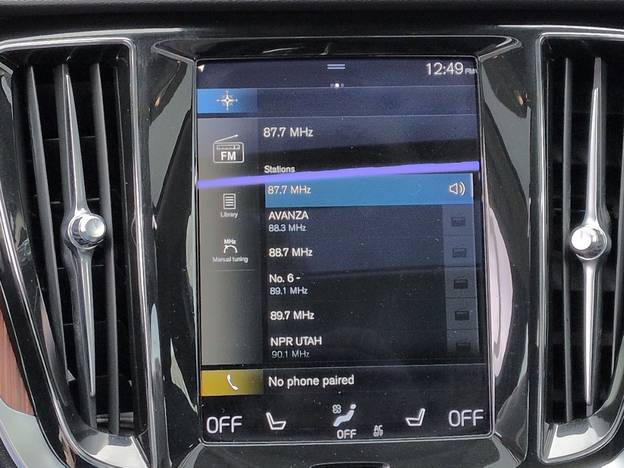 Used 2021 Volvo S60 T5 Momentum w/ Advanced Package image 23