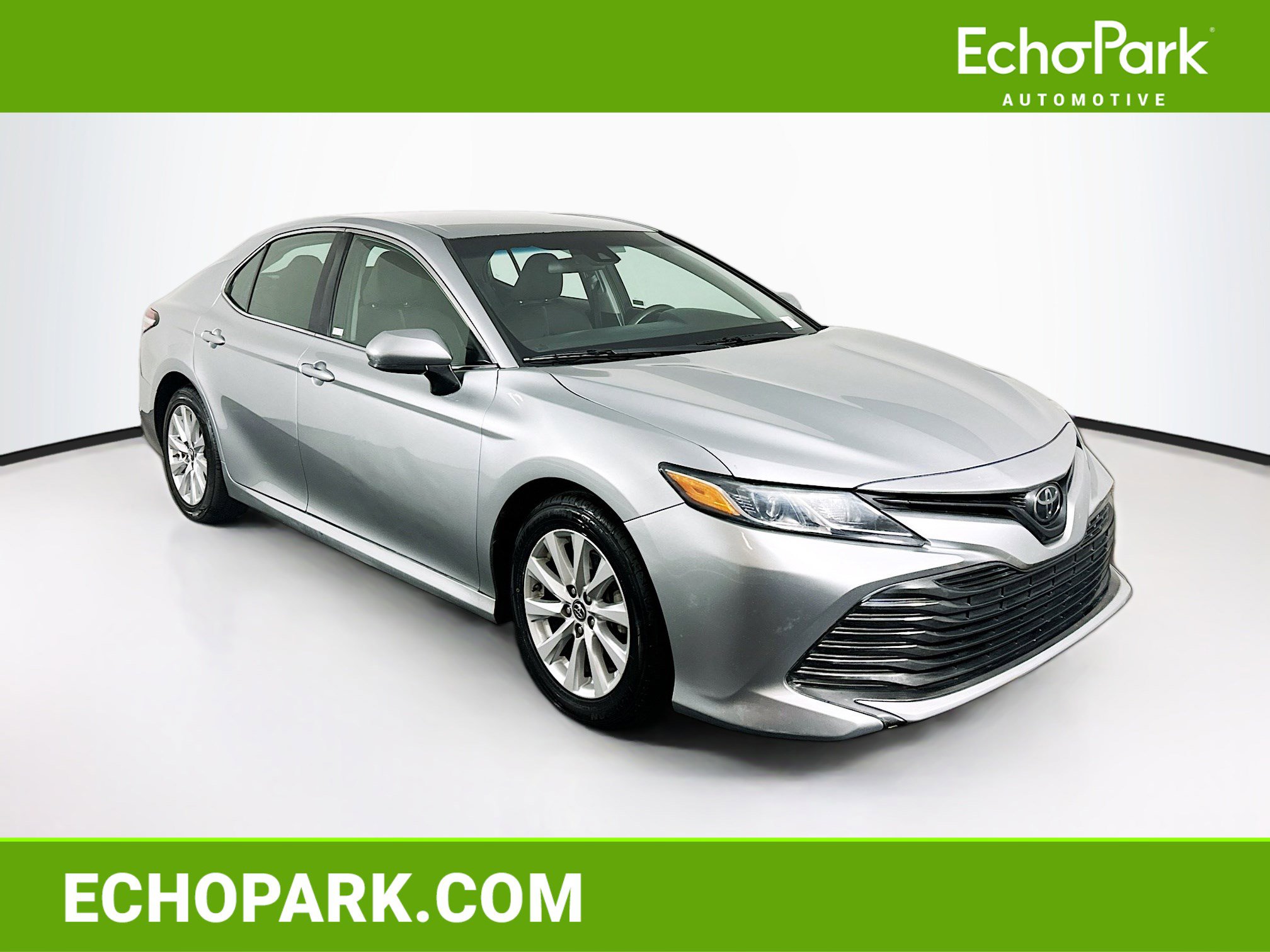 Used 2018 Toyota Camry LE image 1