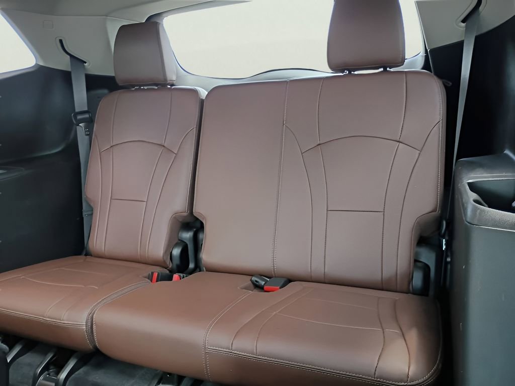Used 2019 Buick Enclave Avenir w/ Avenir Technology Package AWD/4WD image 18