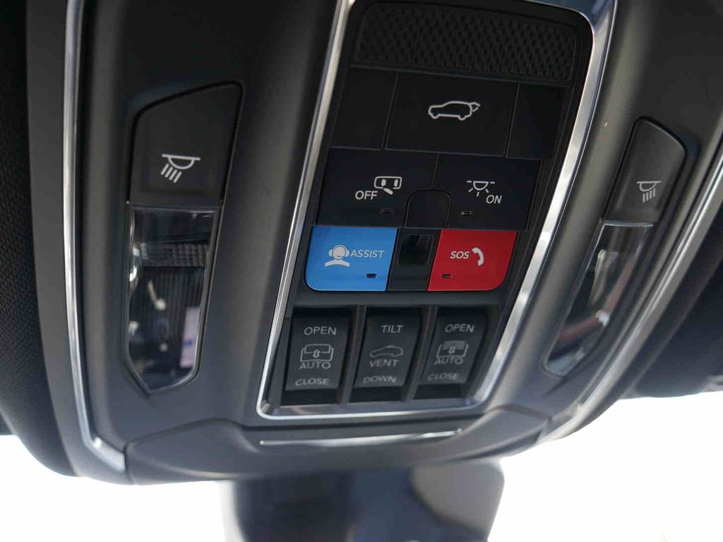 Used 2025 Jeep Grand Cherokee L Summit w/ Advanced Protech Group IV image 36